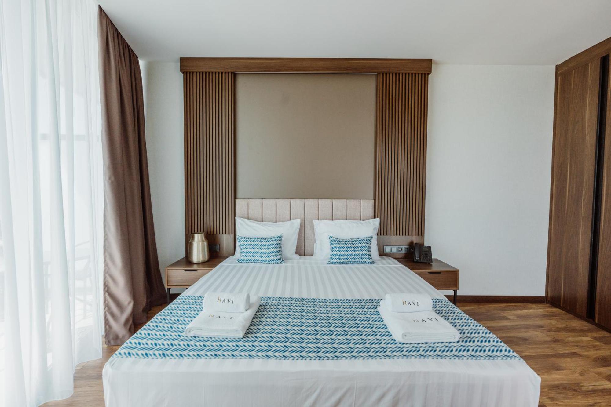 Hotel Navi Batumi Exterior photo