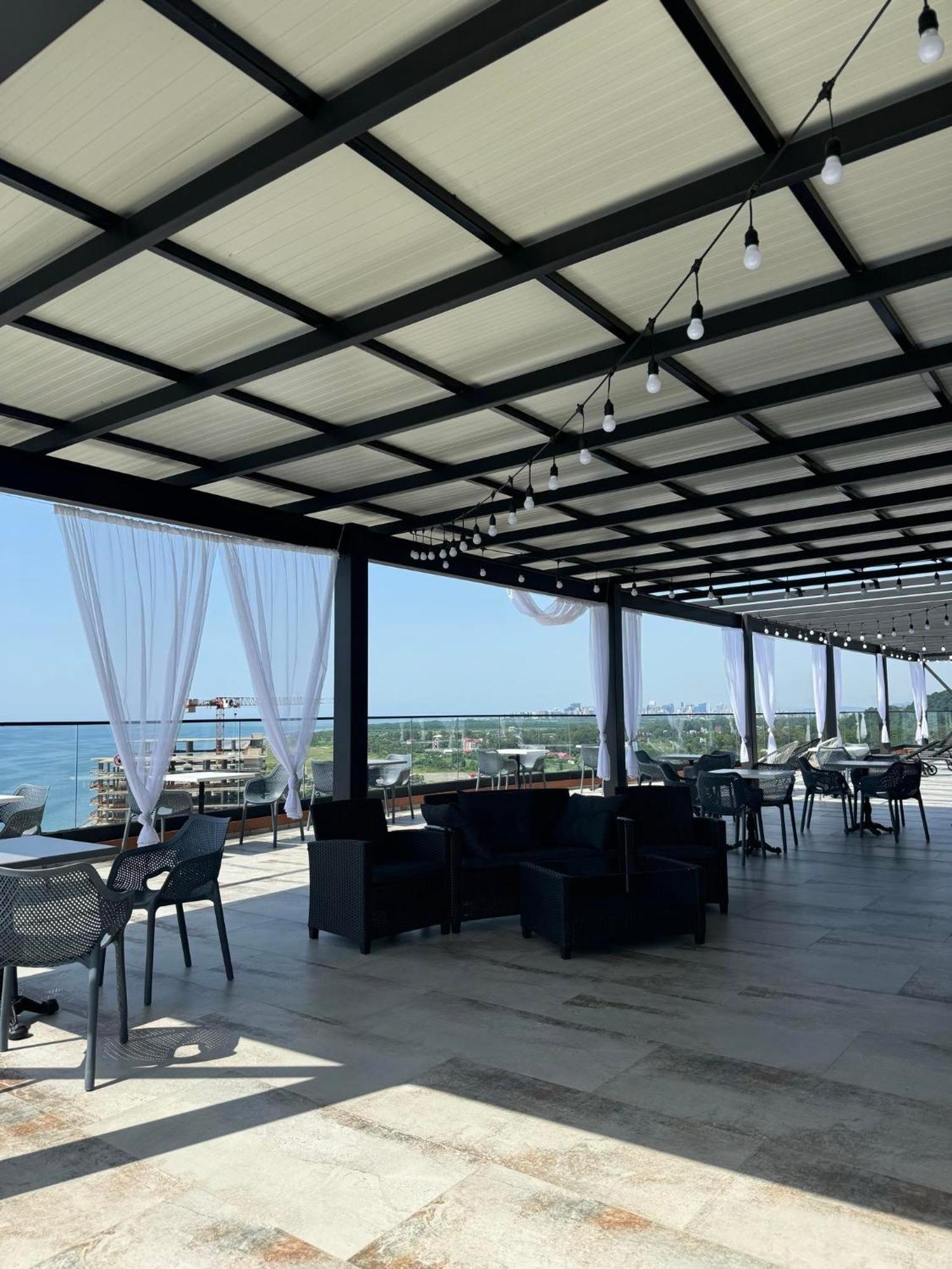 Hotel Navi Batumi Exterior photo