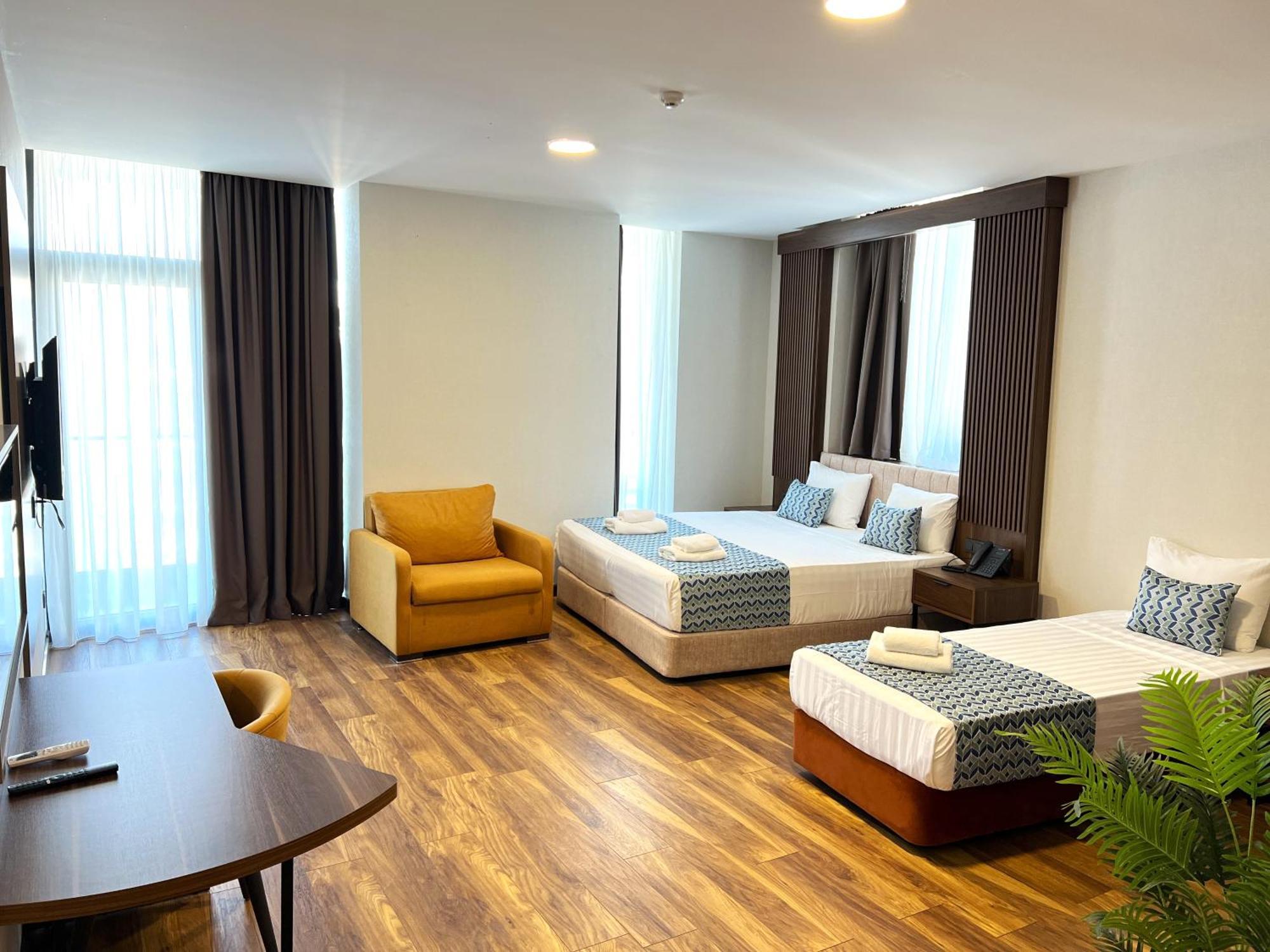 Hotel Navi Batumi Exterior photo